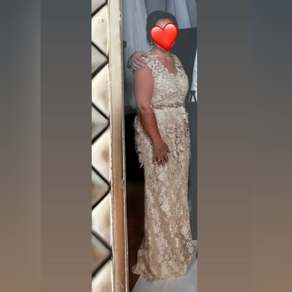 Champagne colour gown dress size medium mother of the bride - Picture 11 of 11